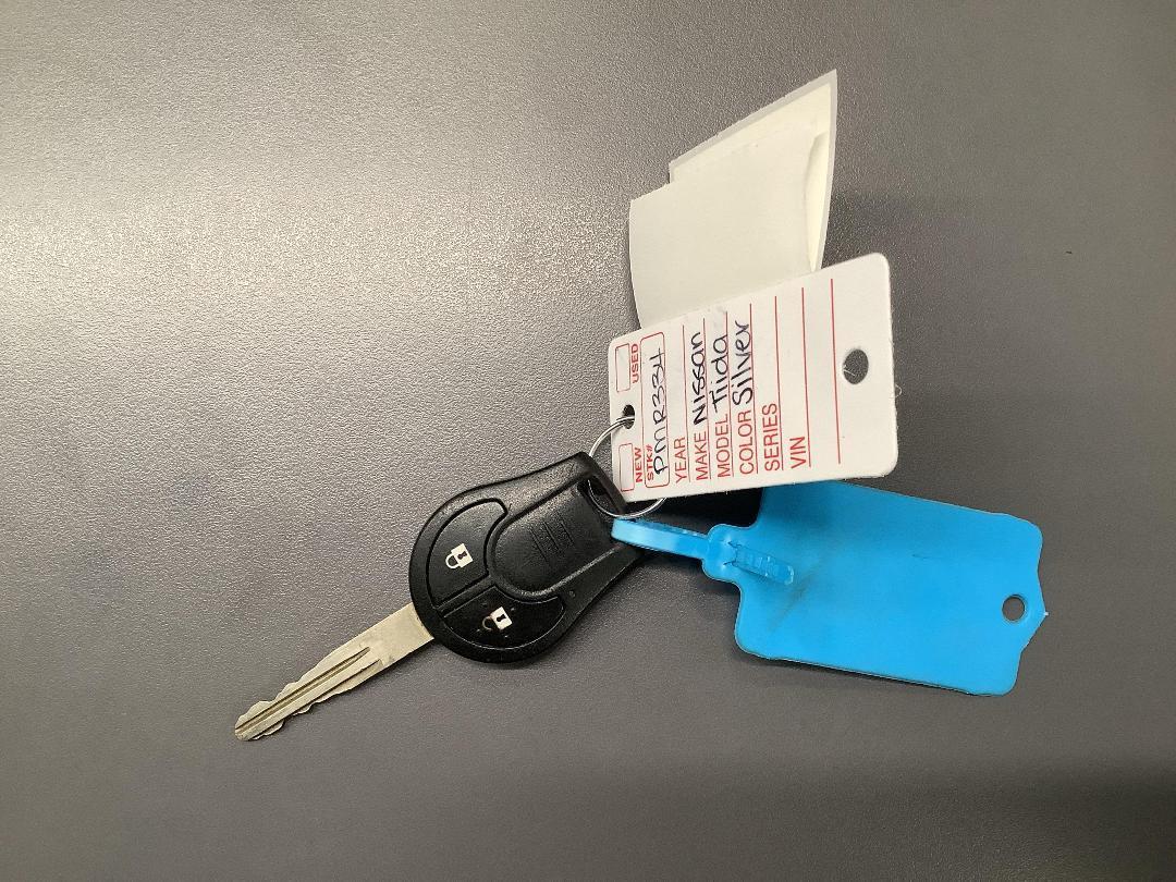 Photo '6' of Nissan Tiida Photo '6' of Nissan Tiida