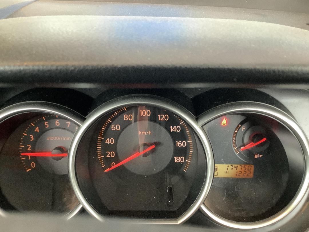 Photo '8' of Nissan Tiida Photo '8' of Nissan Tiida