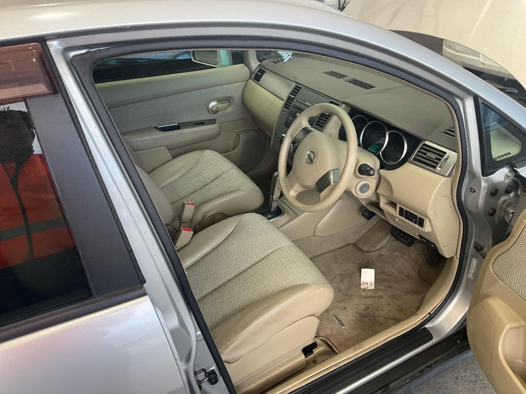 Photo '18' of Nissan Tiida