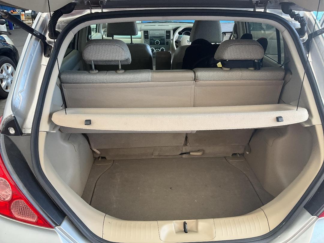 Photo '21' of Nissan Tiida