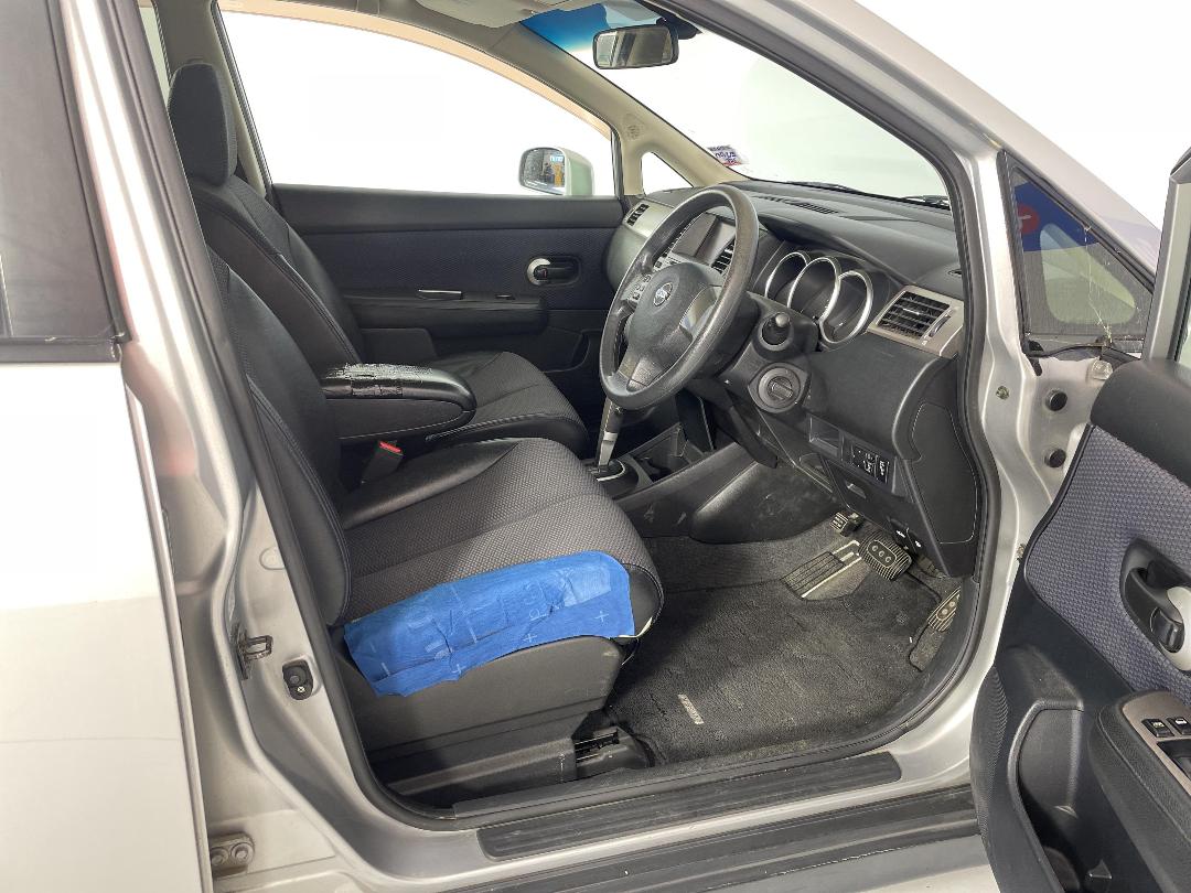 Photo '16' of Nissan Tiida