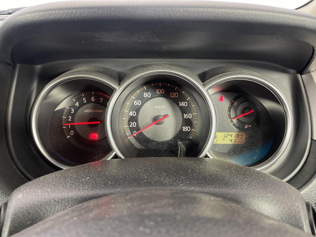 Photo '21' of Nissan Tiida