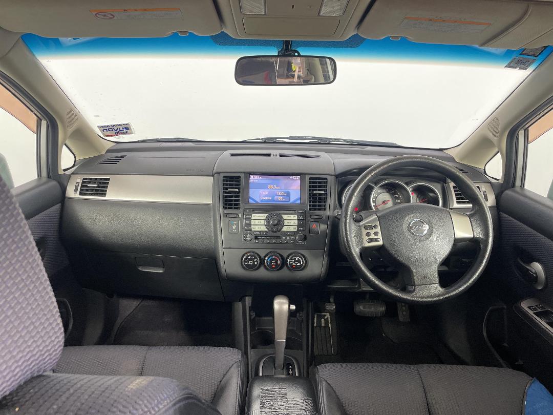 Photo '17' of Nissan Tiida