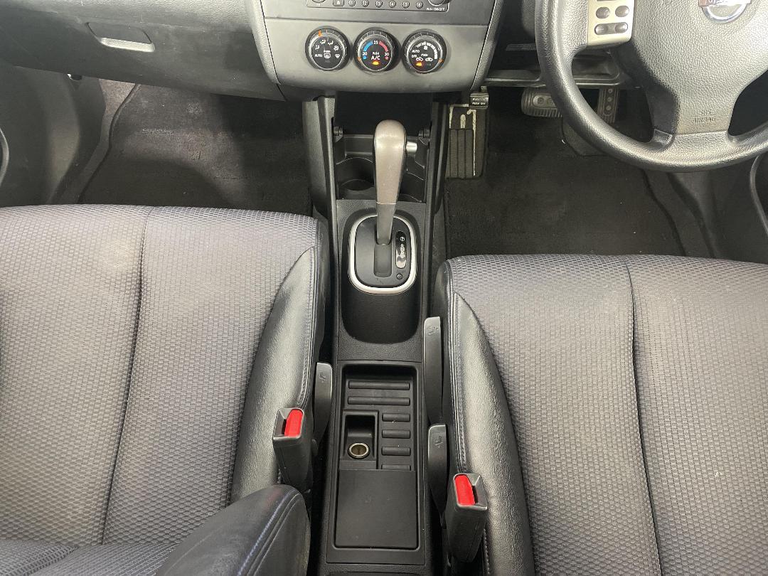 Photo '18' of Nissan Tiida