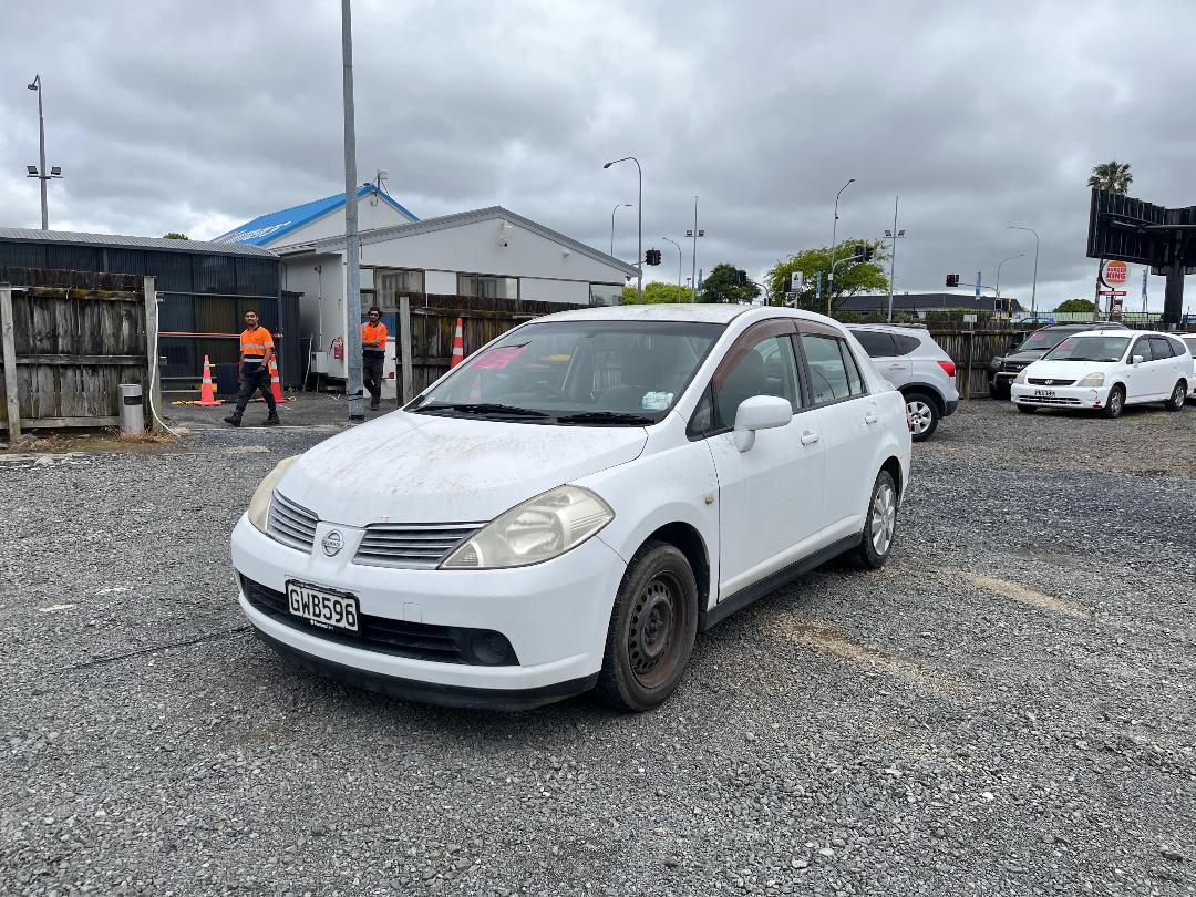 Photo '3' of Nissan Tiida Photo '3' of Nissan Tiida