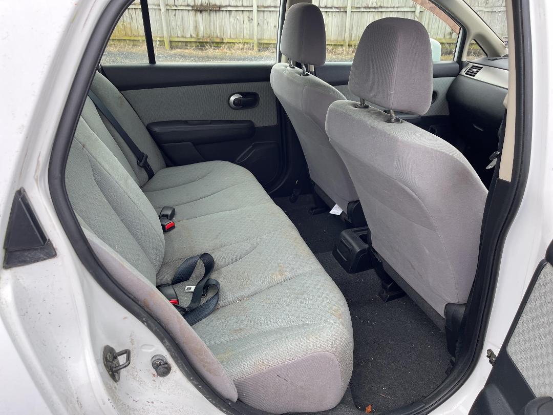 Photo '18' of Nissan Tiida Photo '18' of Nissan Tiida