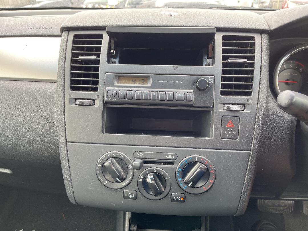 Photo '22' of Nissan Tiida Photo '22' of Nissan Tiida