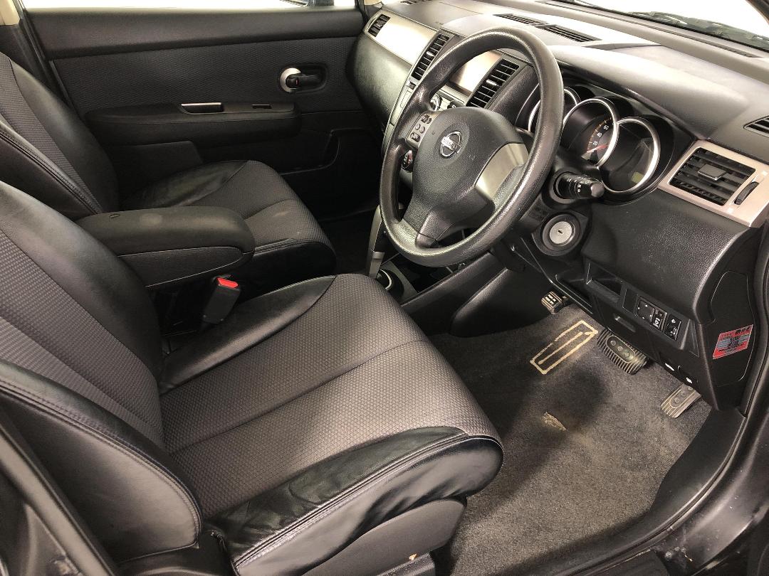 Photo '16' of Nissan Tiida Photo '16' of Nissan Tiida