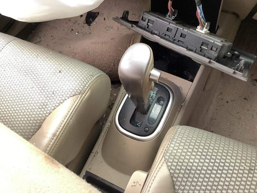 Photo '15' of Nissan Tiida Photo '15' of Nissan Tiida