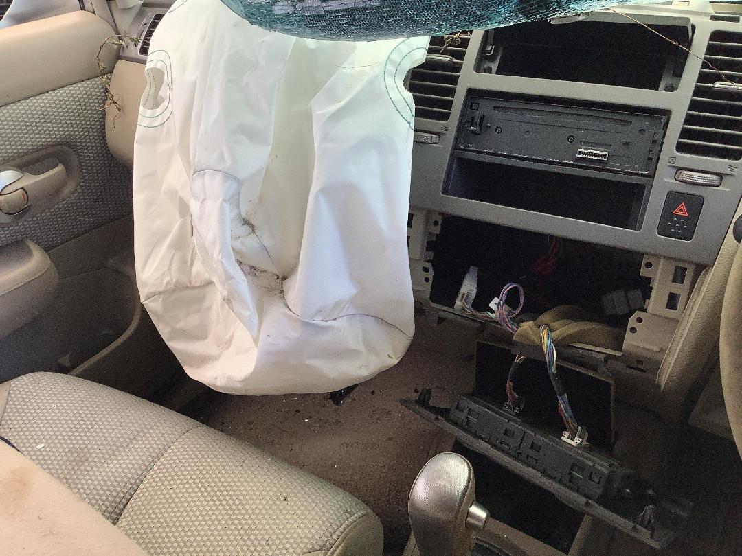 Photo '16' of Nissan Tiida Photo '16' of Nissan Tiida