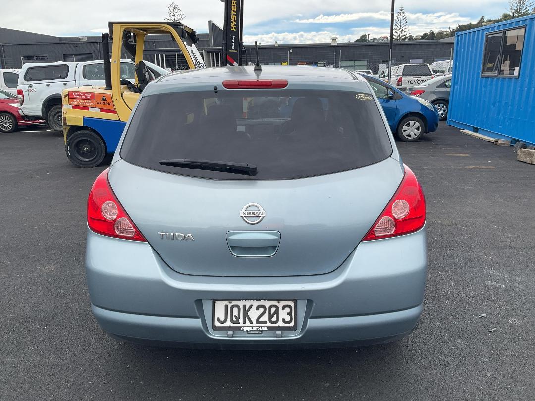 Photo '4' of Nissan Tiida Photo '4' of Nissan Tiida