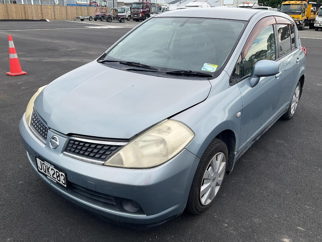 Photo '8' of Nissan Tiida Photo '8' of Nissan Tiida