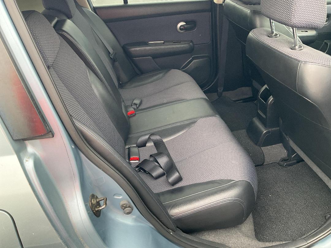 Photo '12' of Nissan Tiida Photo '12' of Nissan Tiida