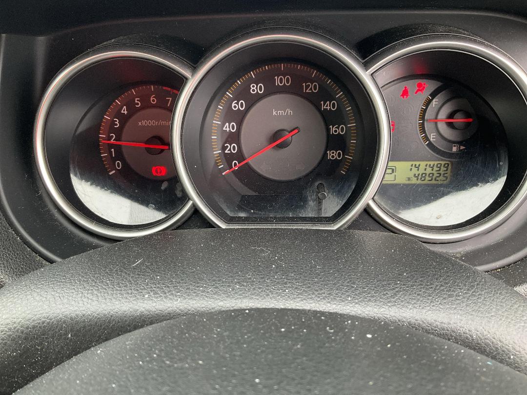 Photo '15' of Nissan Tiida Photo '15' of Nissan Tiida