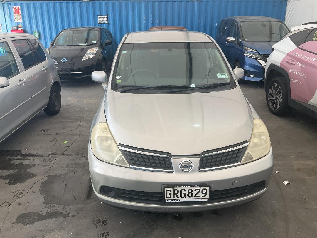 Photo '5' of Nissan Tiida Photo '5' of Nissan Tiida