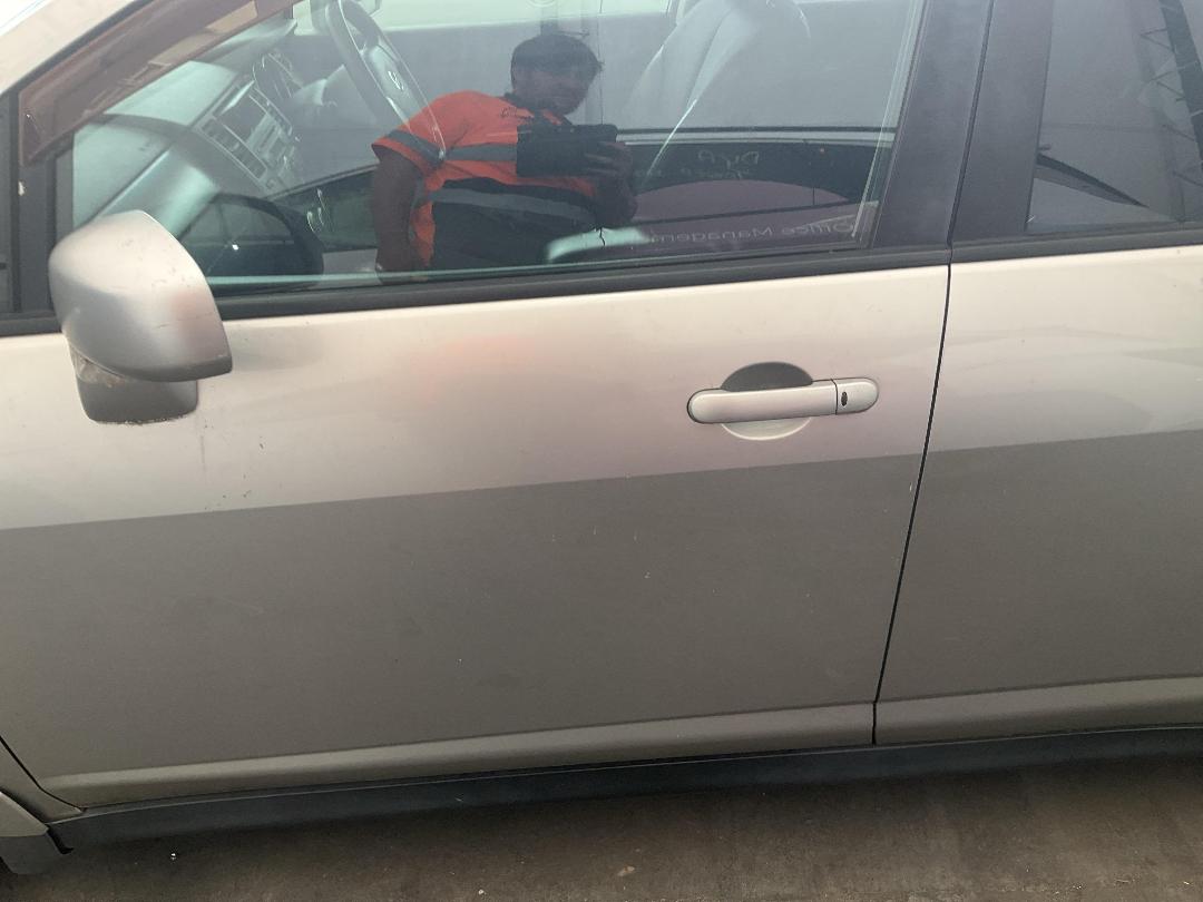 Photo '10' of Nissan Tiida Photo '10' of Nissan Tiida