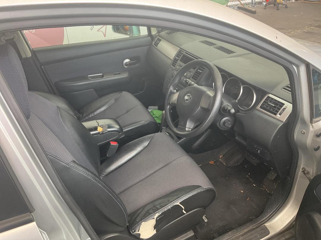 Photo '21' of Nissan Tiida Photo '21' of Nissan Tiida