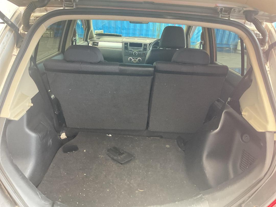 Photo '24' of Nissan Tiida Photo '24' of Nissan Tiida