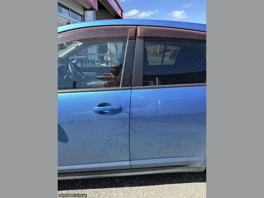 Photo '21' of Nissan Tiida Photo '21' of Nissan Tiida