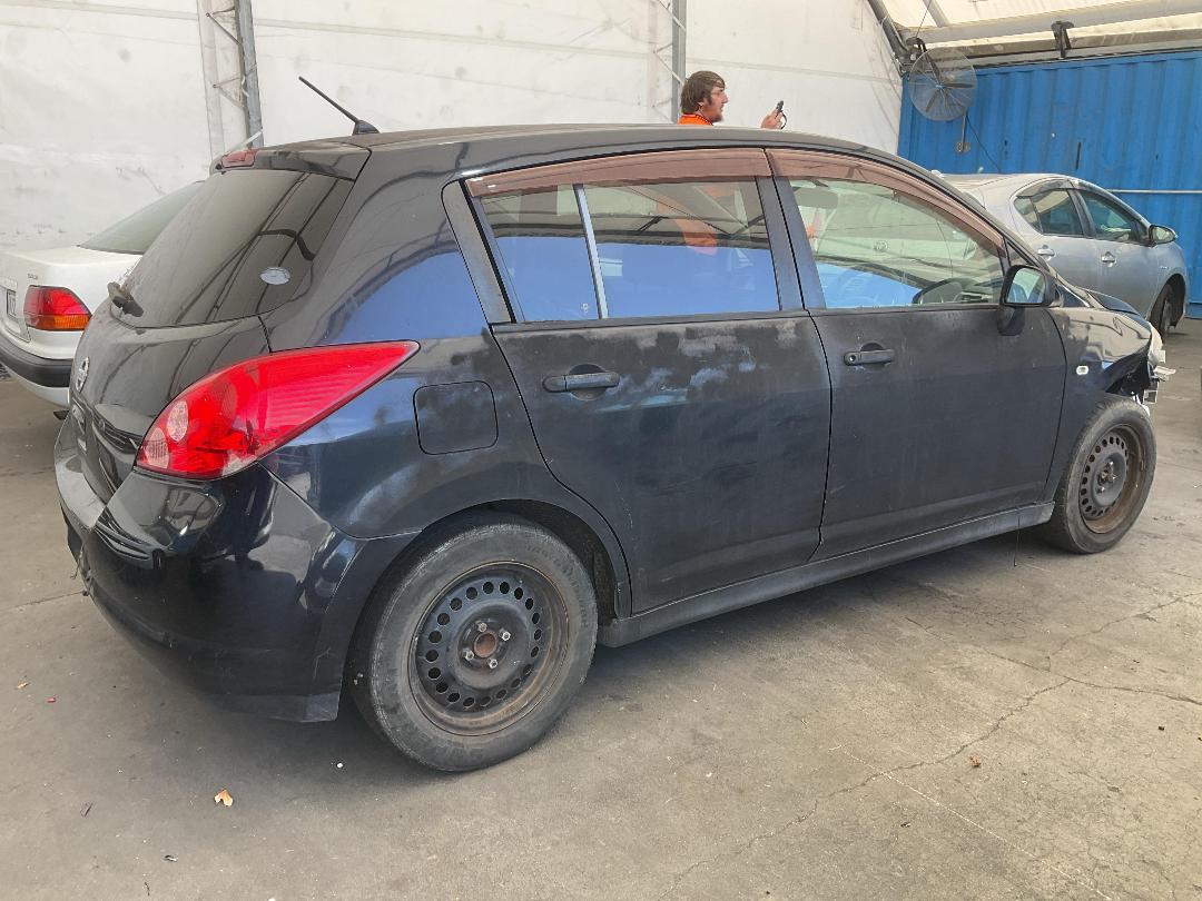 Photo '18' of Nissan Tiida