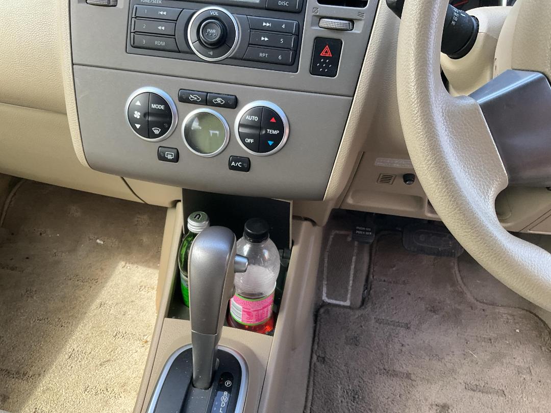 Photo '10' of Nissan Tiida Photo '10' of Nissan Tiida