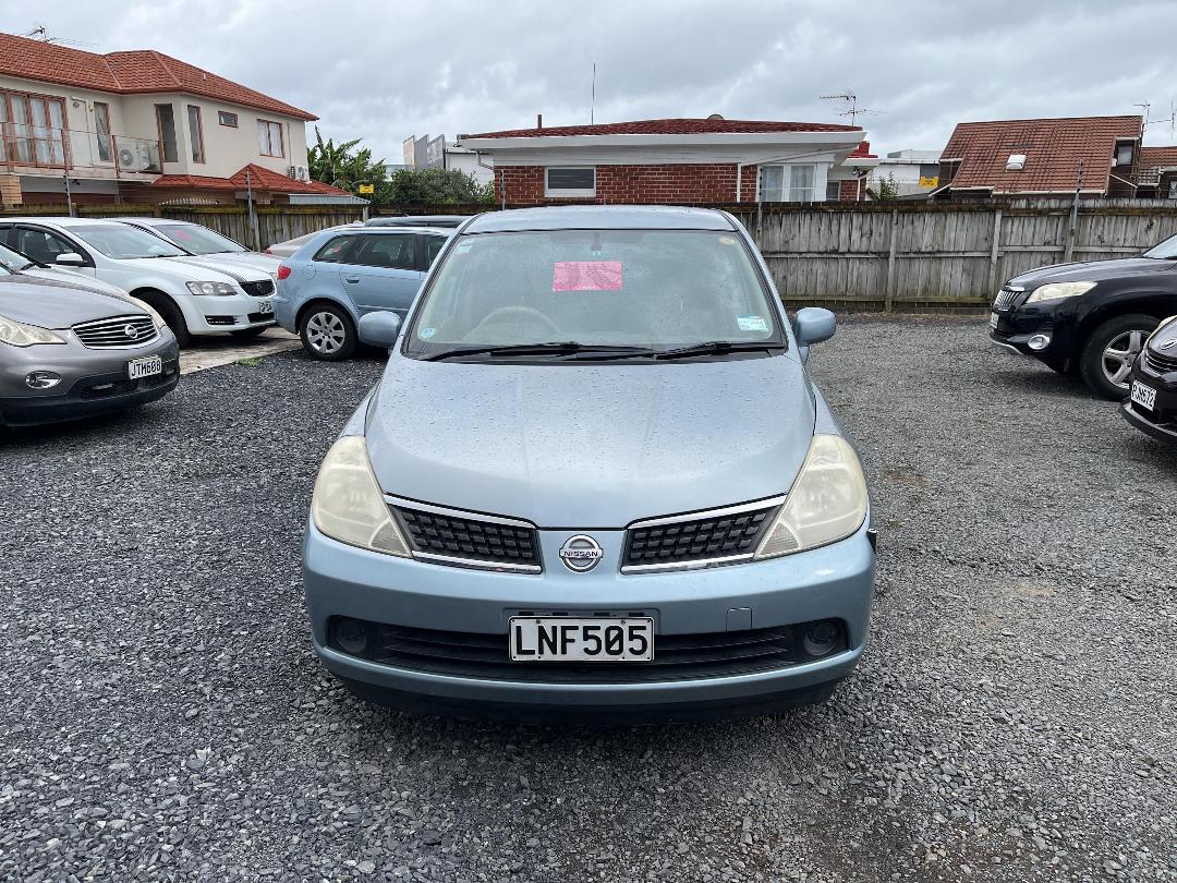 Photo '2' of Nissan Tiida