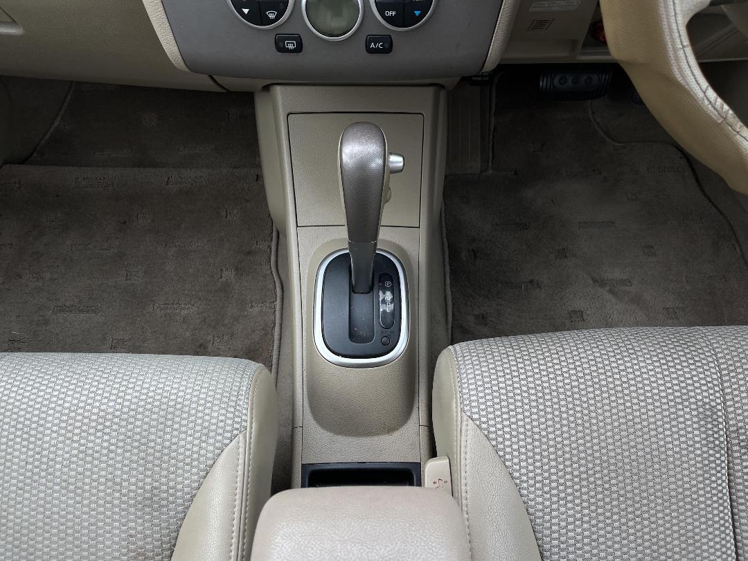 Photo '16' of Nissan Tiida