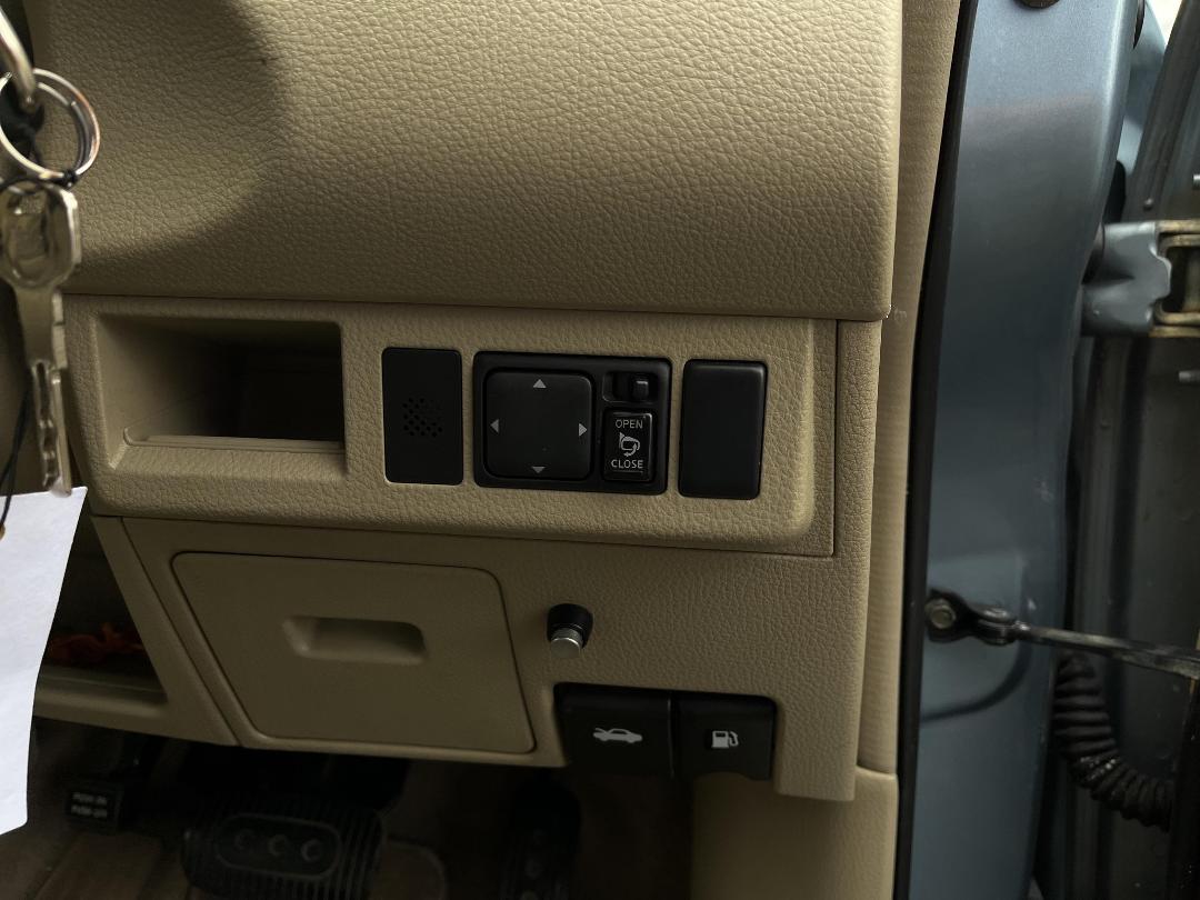 Photo '22' of Nissan Tiida