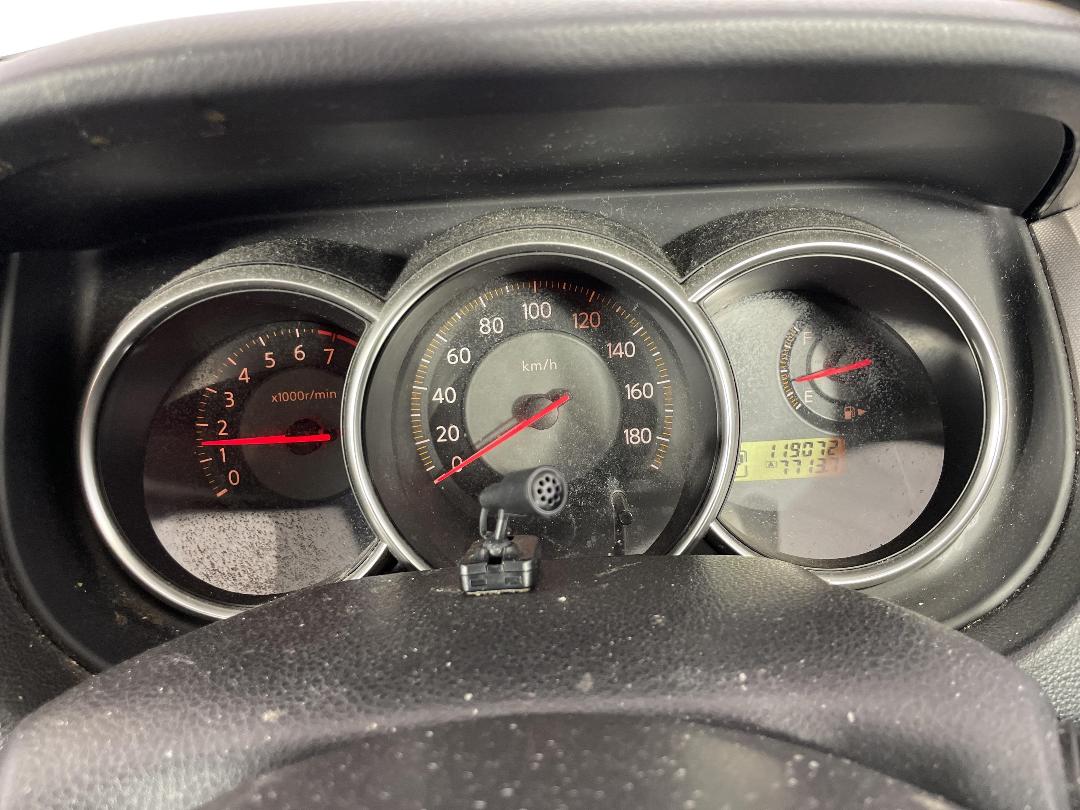 Photo '21' of Nissan Tiida