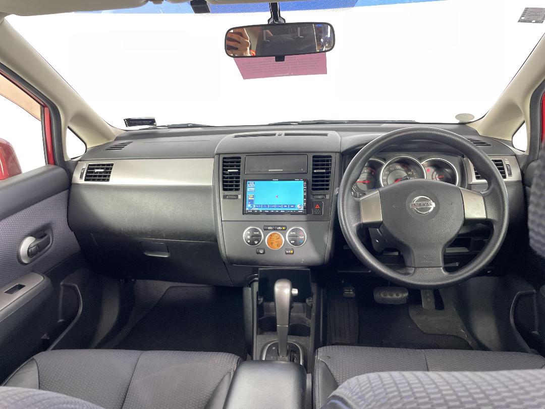 Photo '17' of Nissan Tiida