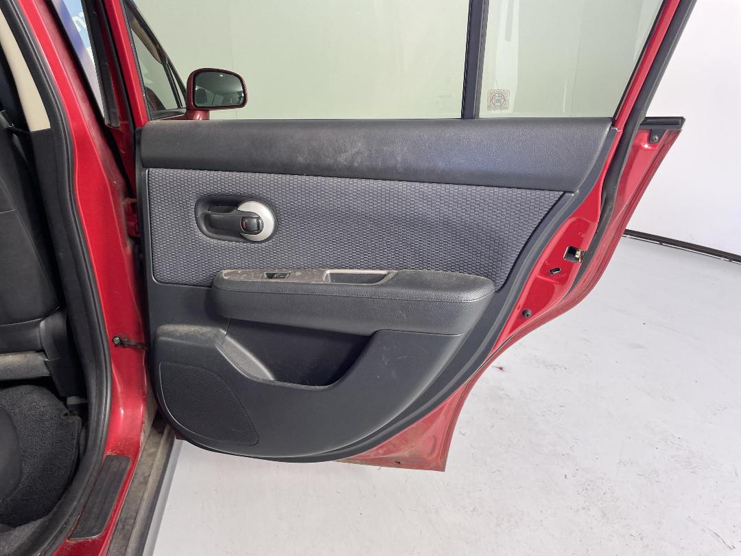 Photo '19' of Nissan Tiida