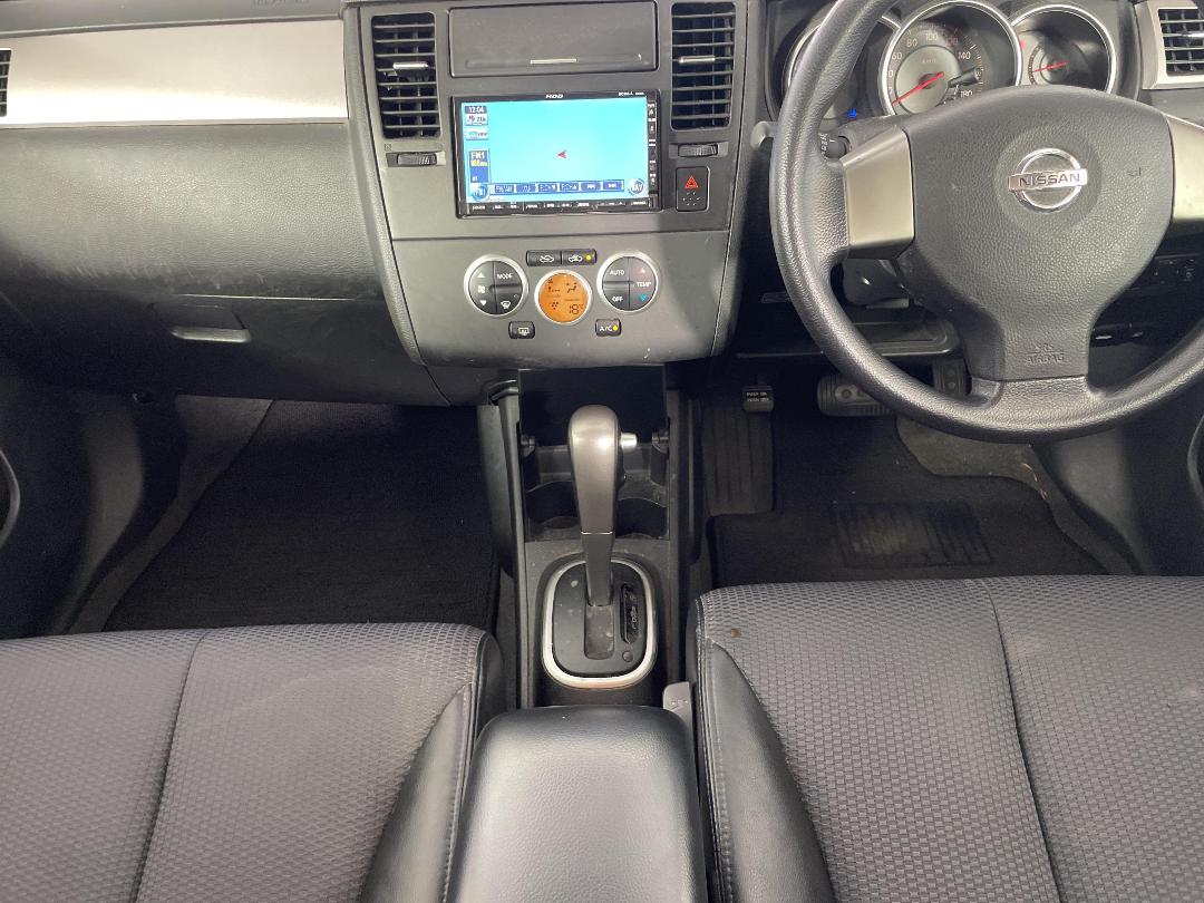 Photo '18' of Nissan Tiida