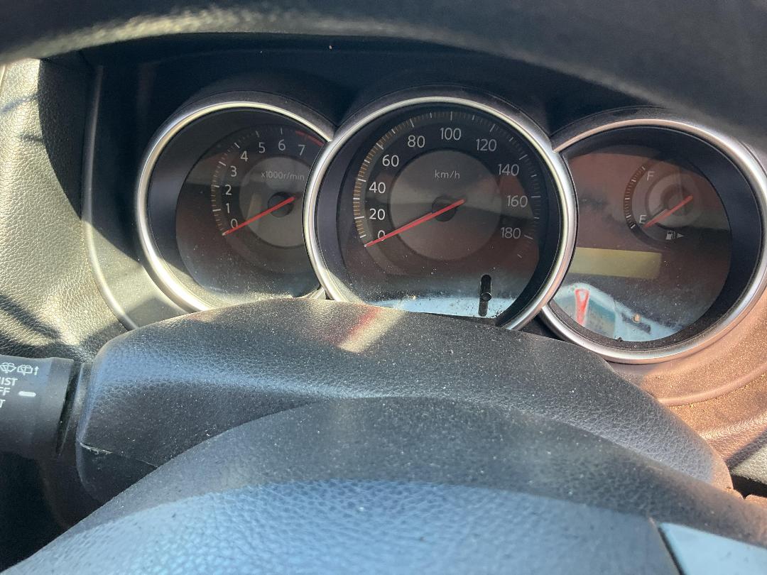 Photo '10' of Nissan Tiida Photo '10' of Nissan Tiida