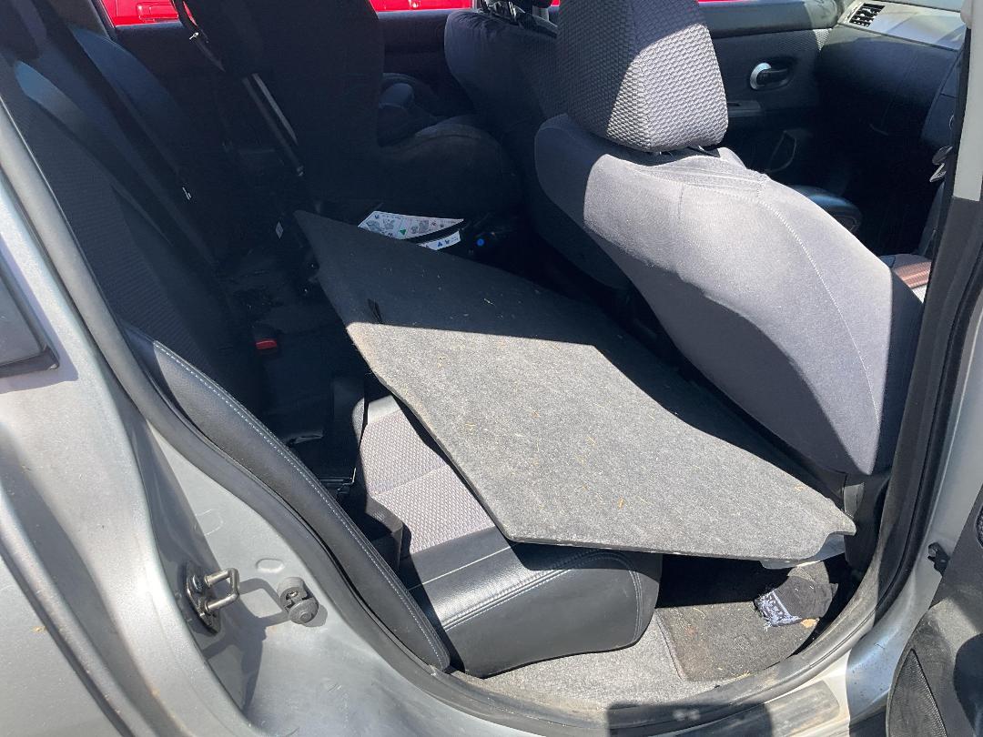 Photo '12' of Nissan Tiida Photo '12' of Nissan Tiida