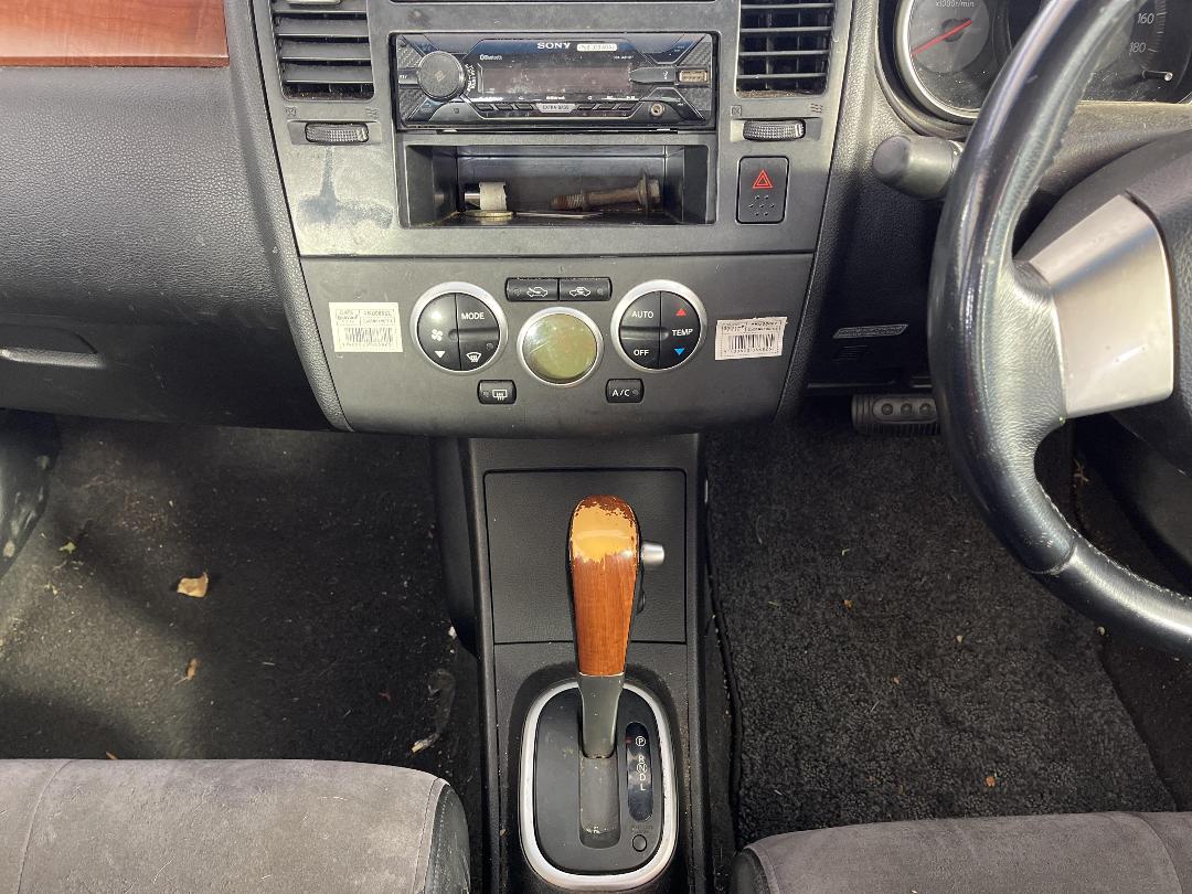 Photo '18' of Nissan Tiida