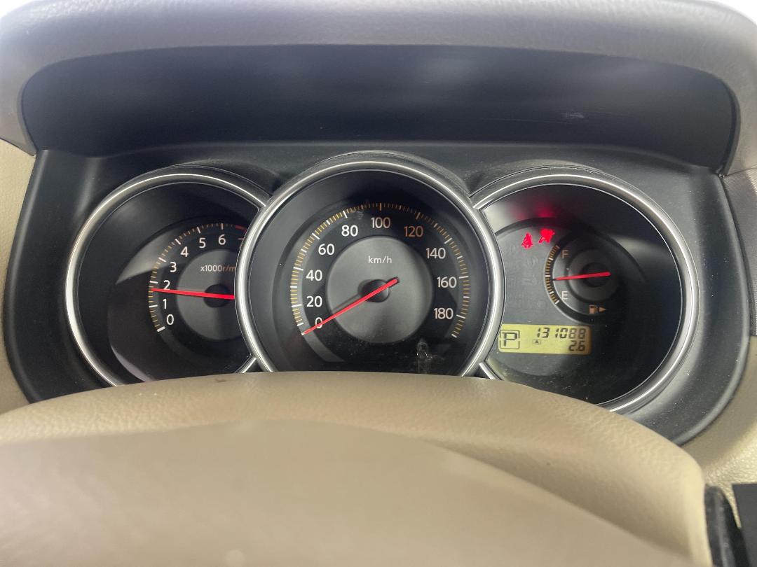 Photo '21' of Nissan Tiida