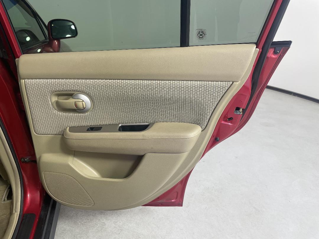 Photo '19' of Nissan Tiida