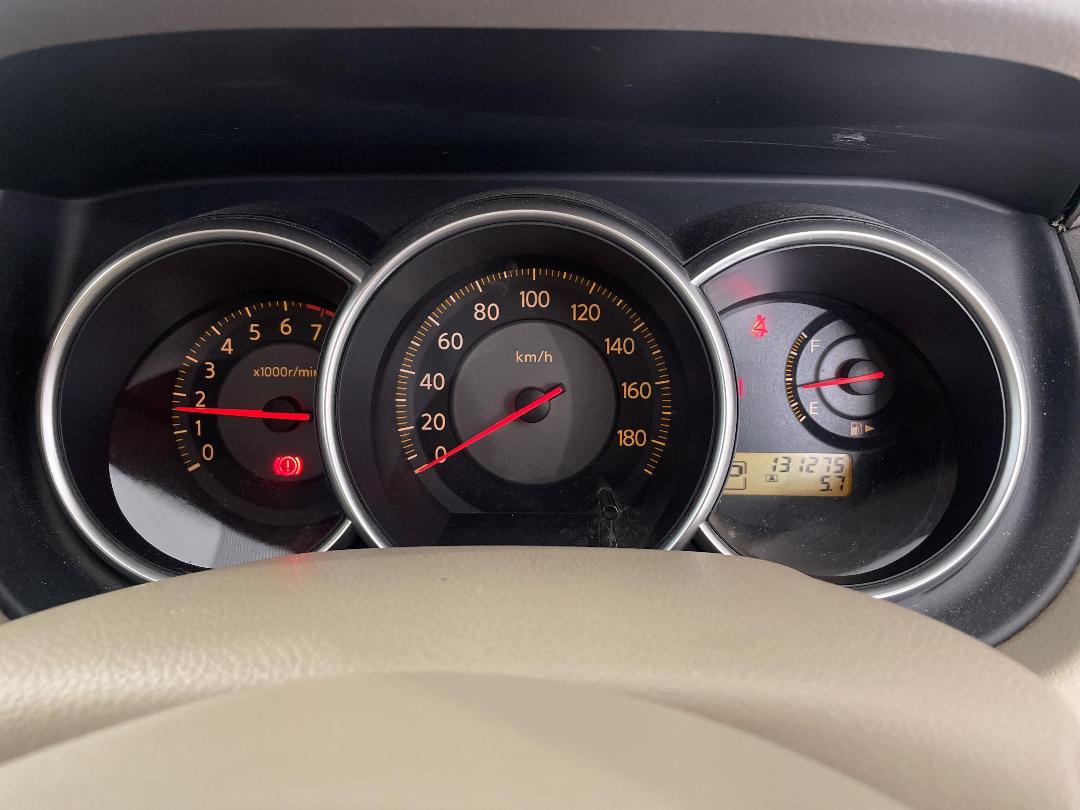 Photo '21' of Nissan Tiida