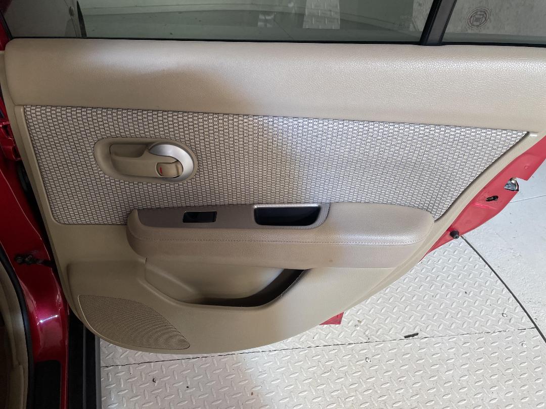 Photo '19' of Nissan Tiida