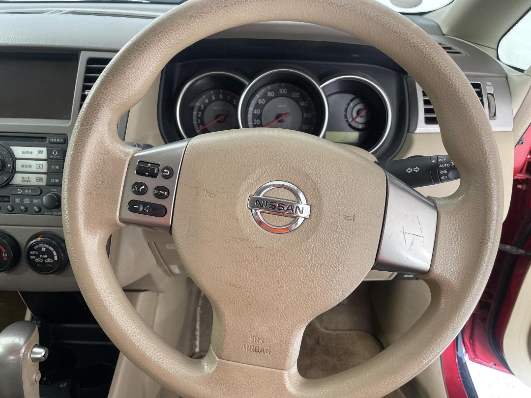 Photo '27' of Nissan Tiida