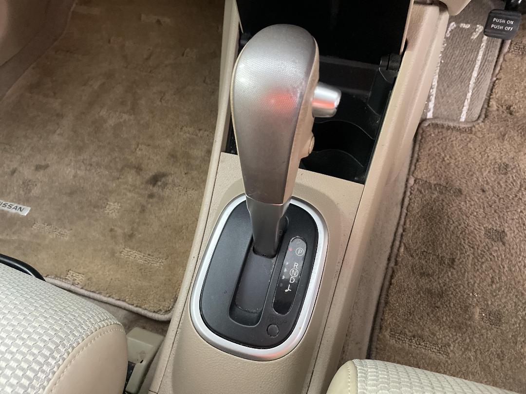 Photo '32' of Nissan Tiida