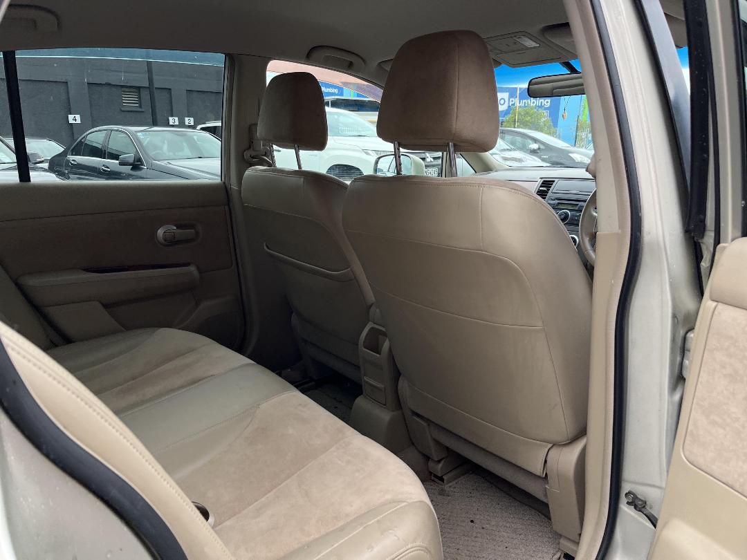 Photo '16' of Nissan Tiida Latio Photo '16' of Nissan Tiida Latio