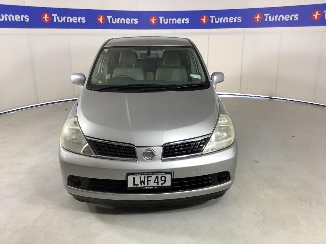 Photo '2' of Nissan Tiida