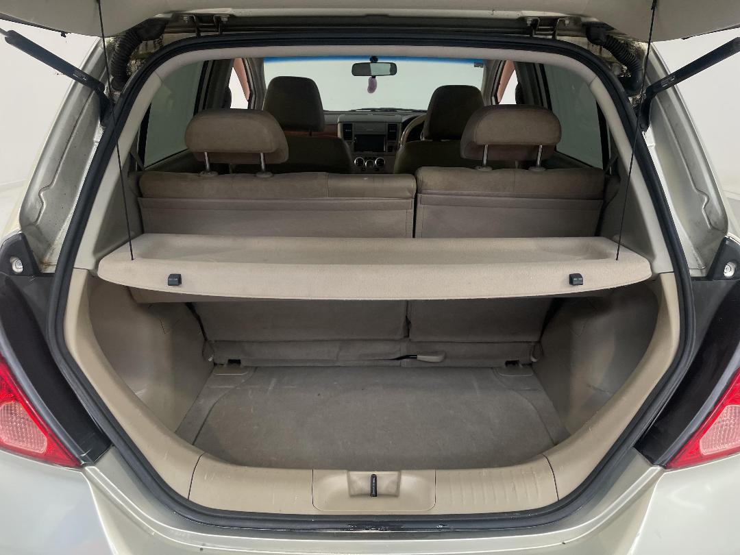 Photo '14' of Nissan Tiida Photo '14' of Nissan Tiida