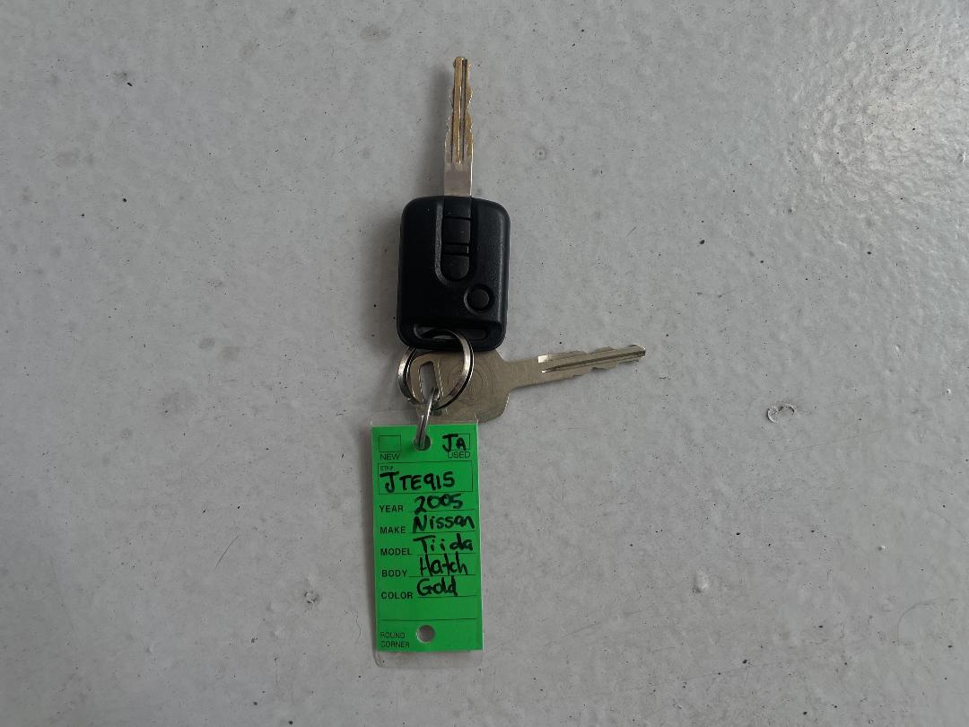 Photo '22' of Nissan Tiida Photo '22' of Nissan Tiida