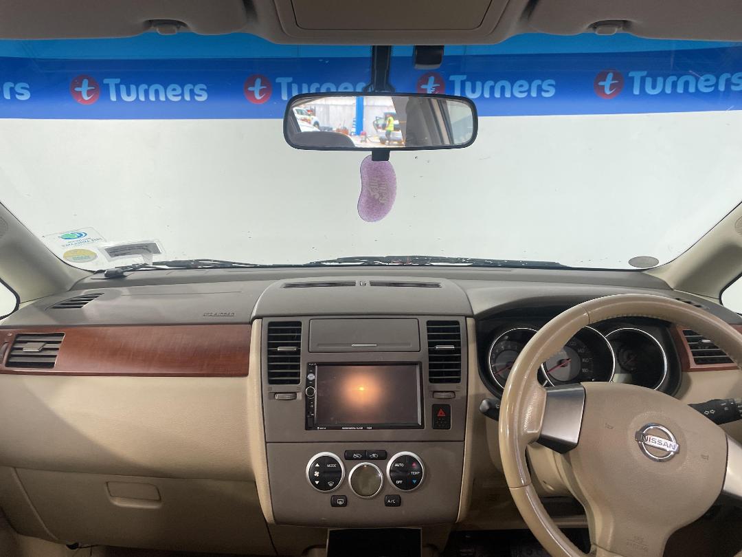 Photo '17' of Nissan Tiida Photo '17' of Nissan Tiida