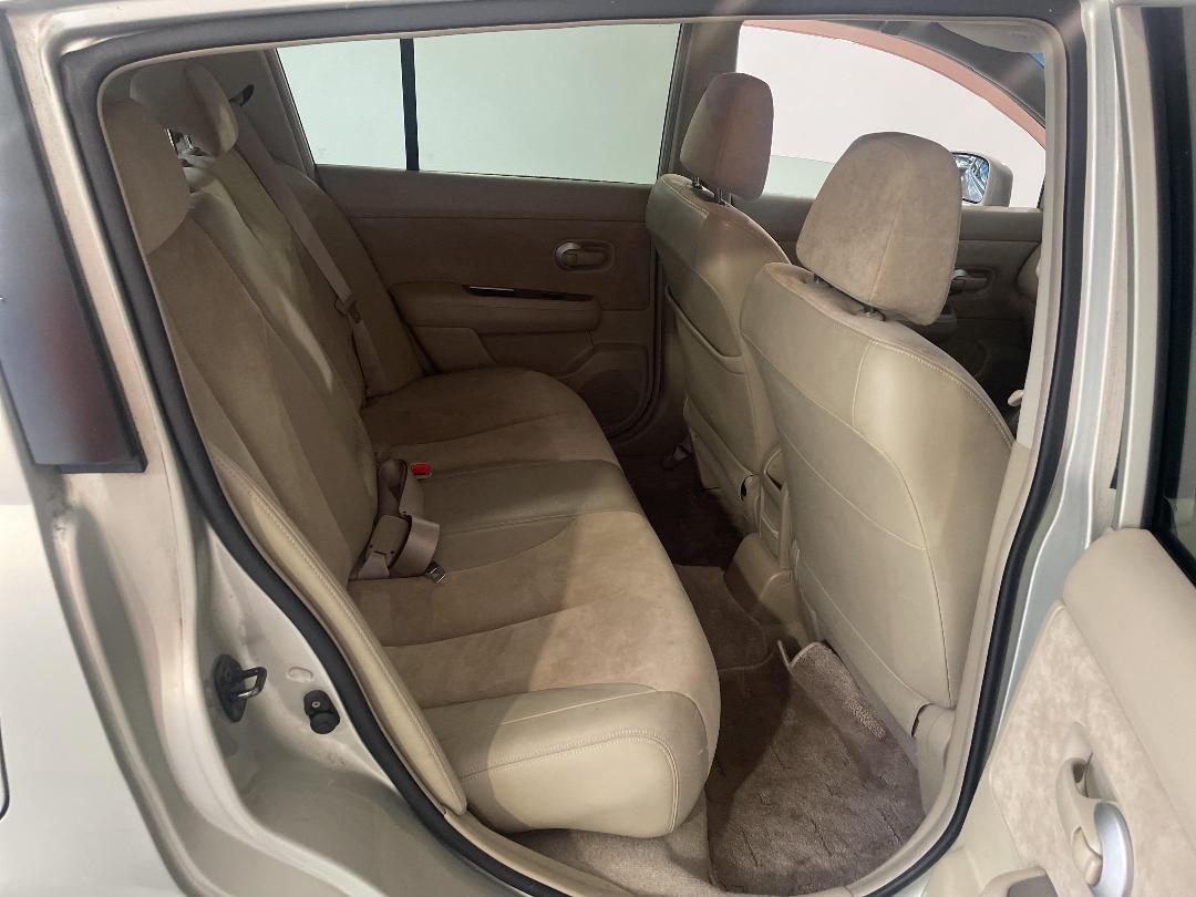 Photo '20' of Nissan Tiida Photo '20' of Nissan Tiida