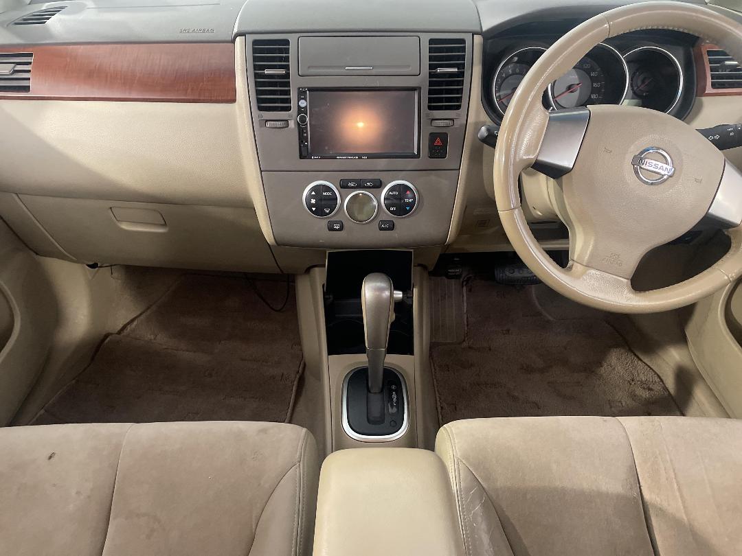 Photo '18' of Nissan Tiida Photo '18' of Nissan Tiida