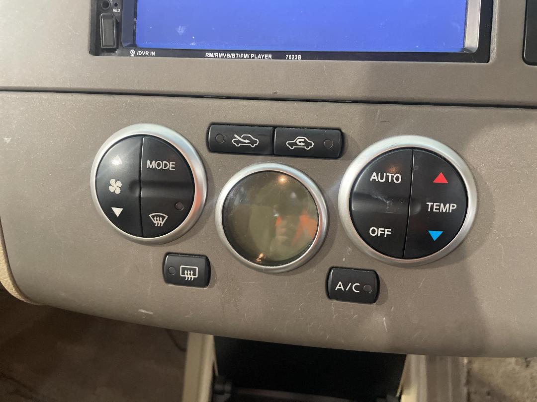 Photo '29' of Nissan Tiida Photo '29' of Nissan Tiida