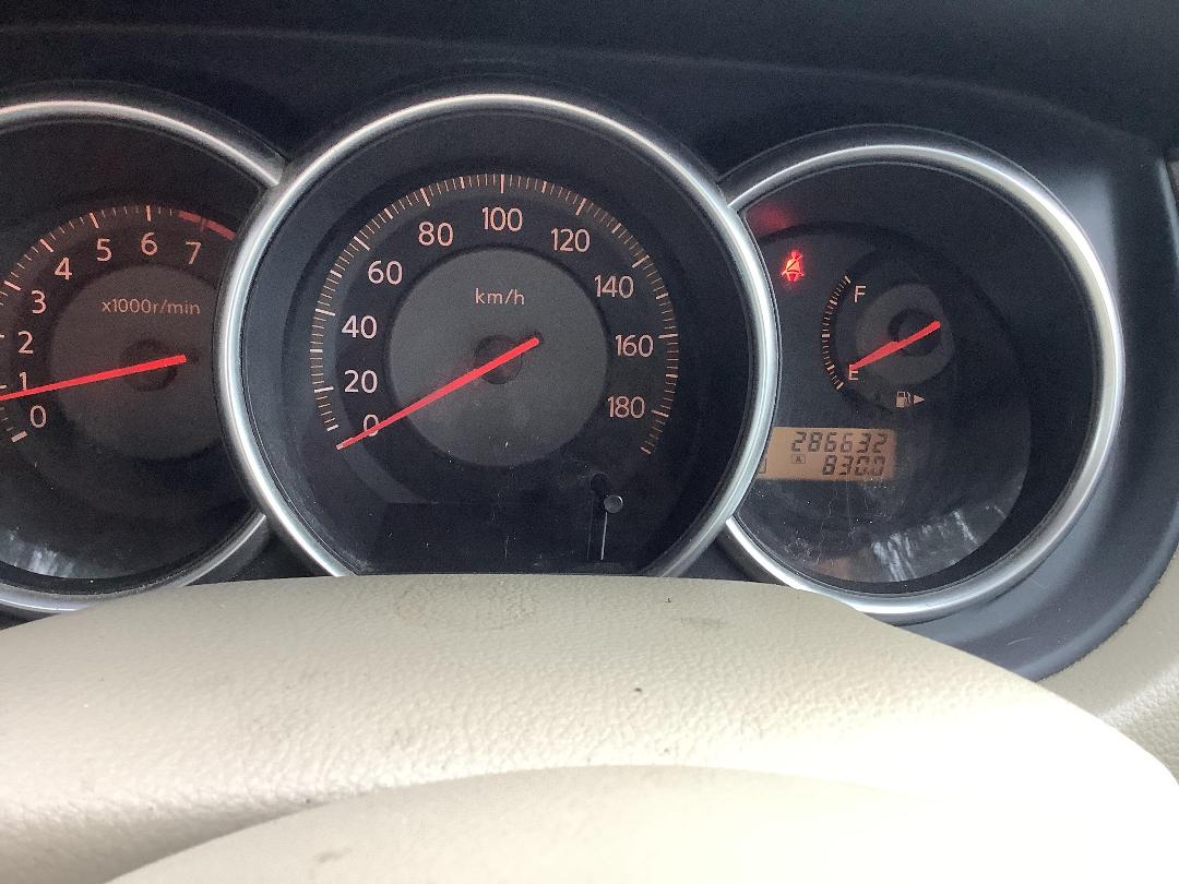 Photo '15' of Nissan Tiida